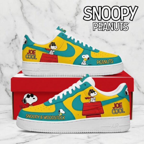 Snoopy Low-Top Sneakers