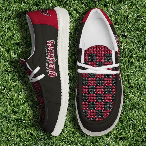 Tampa Bay Buccaneers NFL 32 Teams Slip-On Canvas Loafer Shoes Personalized Your Name